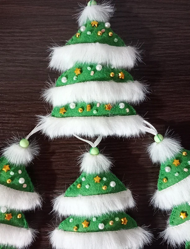 Vianočné ozdoby Kožušinový stromček 12cm