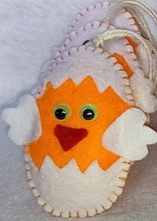 Šité veľkonočné Kuriatko oranžové v škrupinkách
