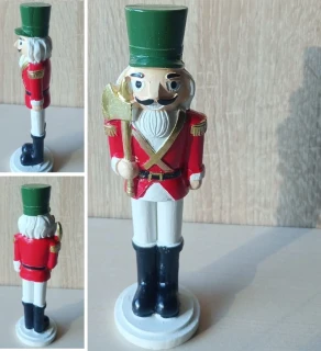 Vianočná figúrka Luskáčik Žoldnier so sekerou – Výška 14 cm